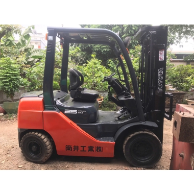 Xe nâng hiệu Toyota