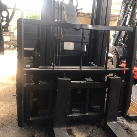 Xe nâng hiệu TCM Trọng tải 2 tấn 5 1