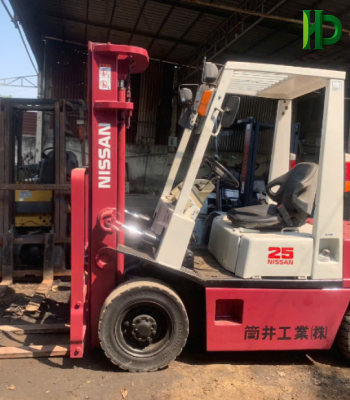 Xe Nâng Nissan 2 tấn 5