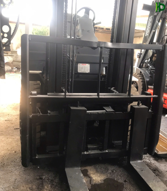 Xe nâng hiệu TCM Trọng tải 2 tấn 5 1