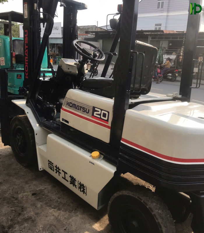 Xe nâng hiệu Komatsu