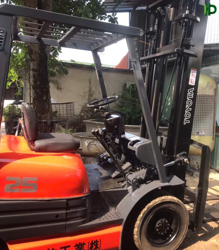 Xe nâng hiệu Toyota