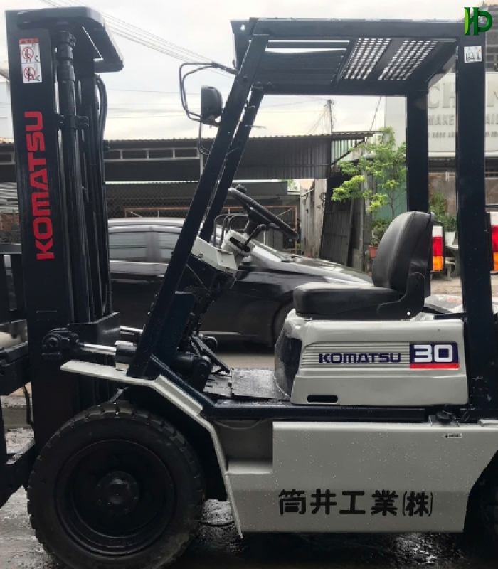 Xe nâng hiệu Komatsu